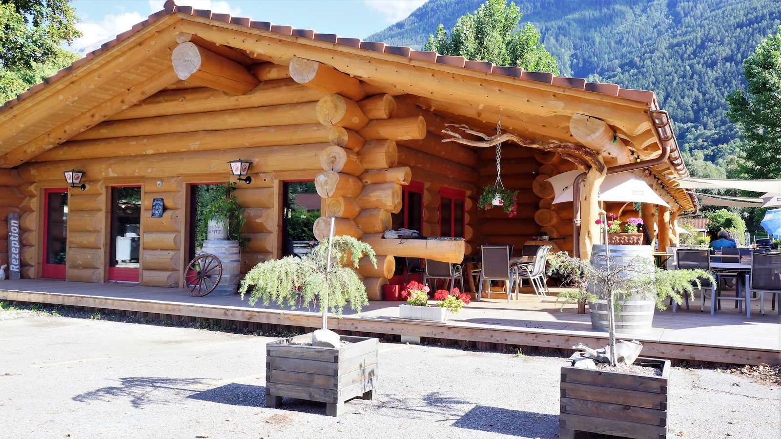 Neubau und Umbau Rezeption/Buvette (2021)